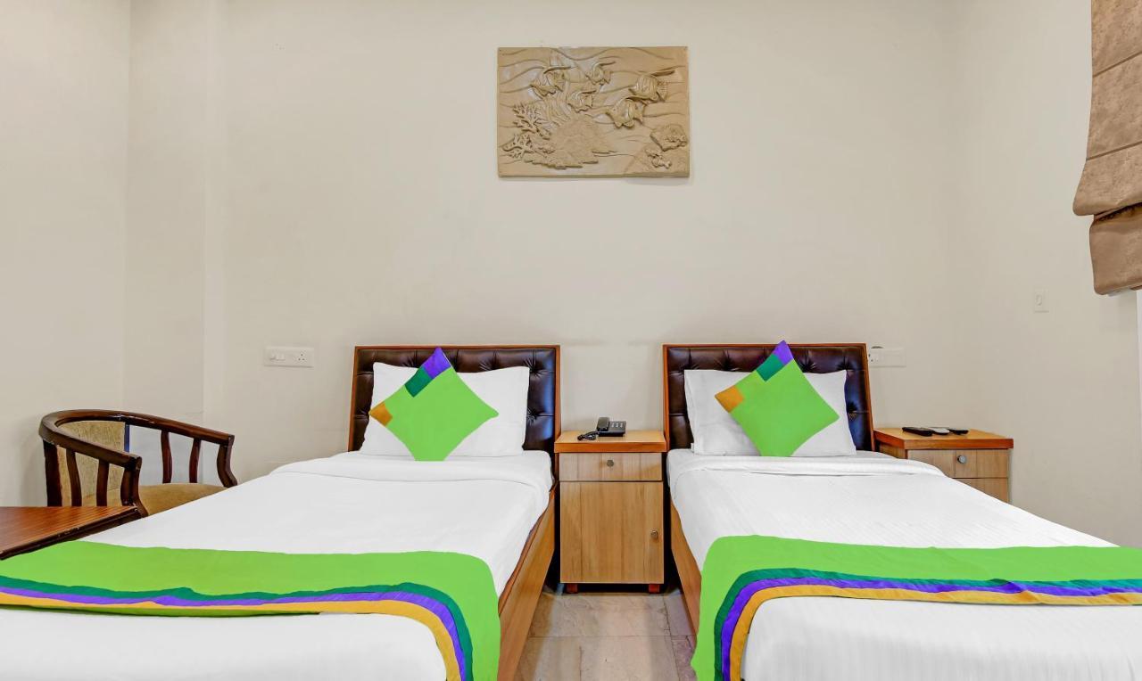 Treebo Sai Village Gold Souk - Sec 43 Gurgaon Exterior photo