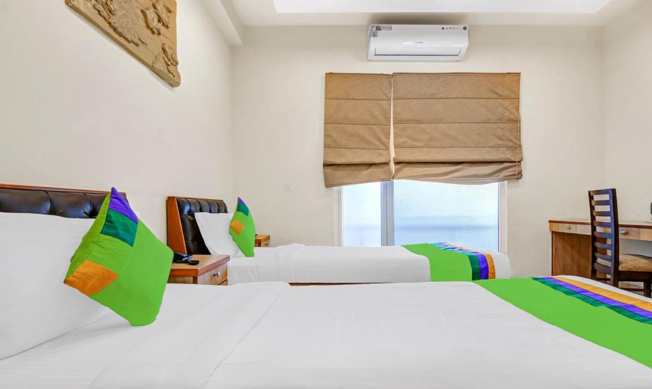 Treebo Sai Village Gold Souk - Sec 43 Gurgaon Exterior photo