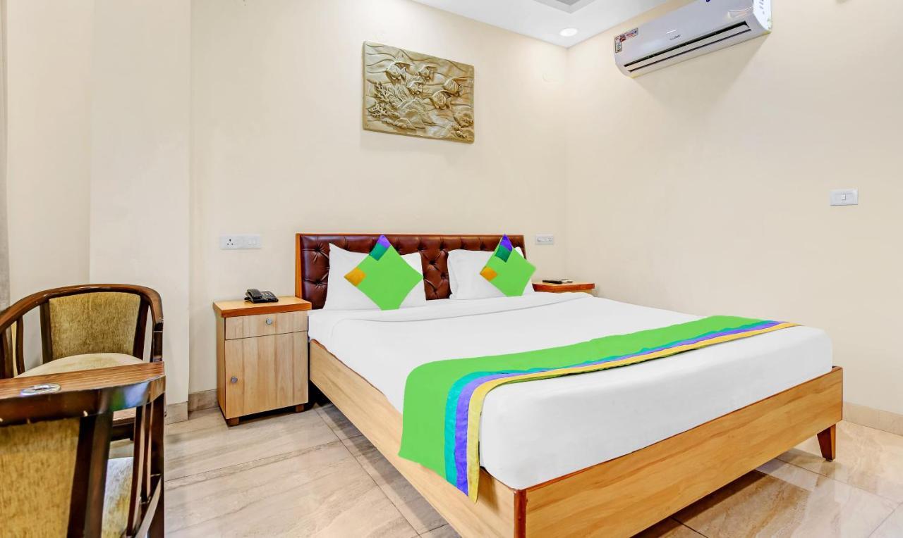 Treebo Sai Village Gold Souk - Sec 43 Gurgaon Exterior photo