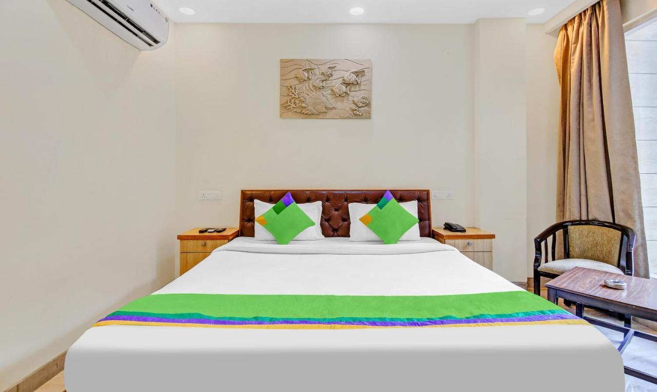 Treebo Sai Village Gold Souk - Sec 43 Gurgaon Exterior photo