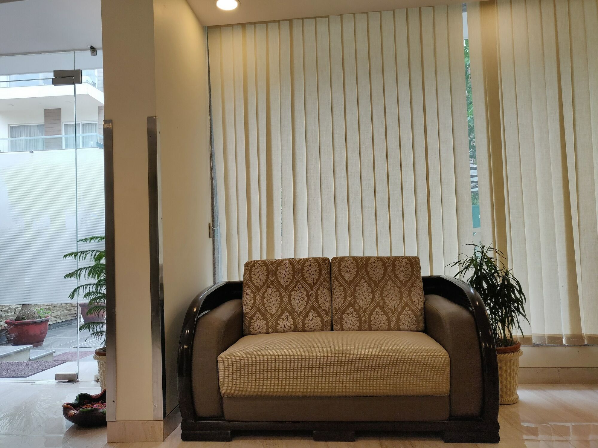 Treebo Sai Village Gold Souk - Sec 43 Gurgaon Exterior photo